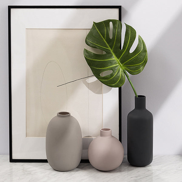 Ceramic vase Simple bottle design and matte frosted texture | Ceramic Vase | RB&RAMICS