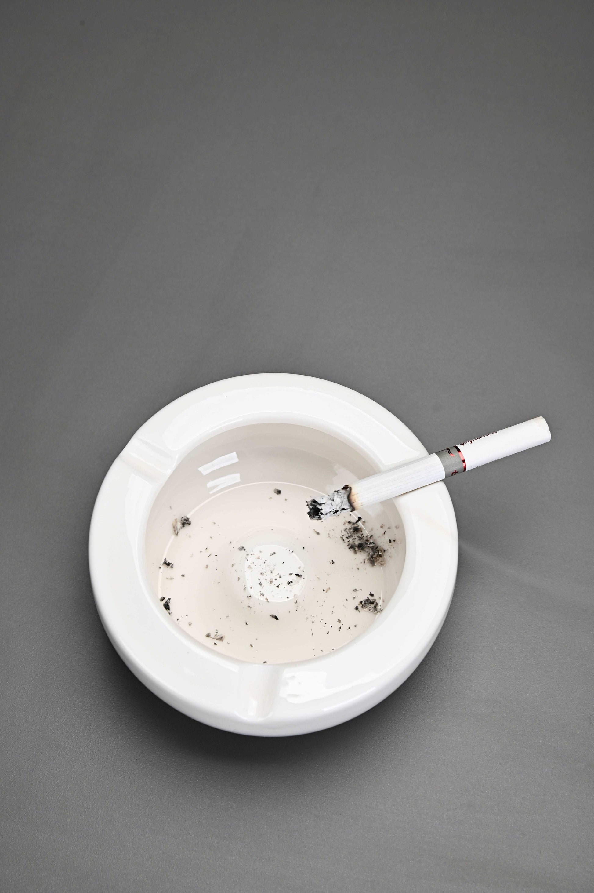 Ashtray,  portable decorative modern ashtray for home office indoor outdoor patio use, white ceramic ashtray with high gloss, cute and cool ashtray, best gift choice - LAMDAWN